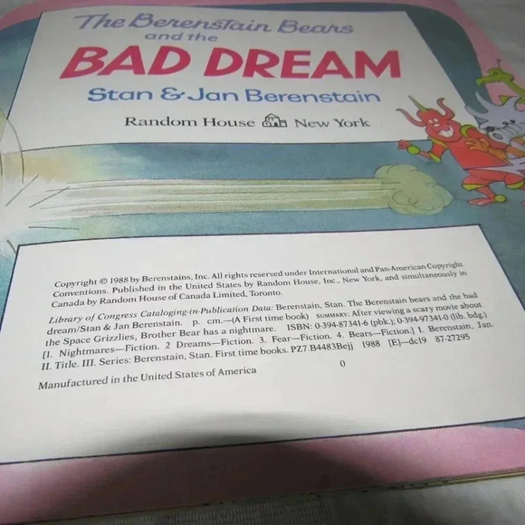 The Berenstain Bears and the BAD DREAM Color Illustrated Paperback Learning Read - Picture 3 of 3